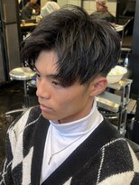 ビンゴ(BINGO)&nbsp;979黒髪束間ツーブロック刈り上げモテ髪アップバングウルフ