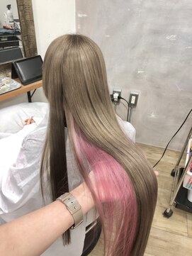 ロア 福岡天神本店(LORE) ハイトーンのインナーカラー◎