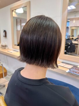 アンフレール 切りっぱなしボブ / 鈴木悠菜