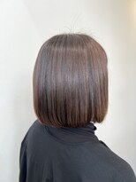 セラ(SERA)&nbsp;タイトなボブにも相性抜群の酸性ストレート！