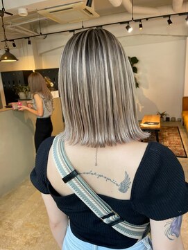 メリー オオサカ(Merly Osaka) white beige balayage