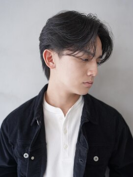 ニコ トウキョウ ロジック(nico TOKYO Logic) センターパートニュアンスパーマフェザーパーマ