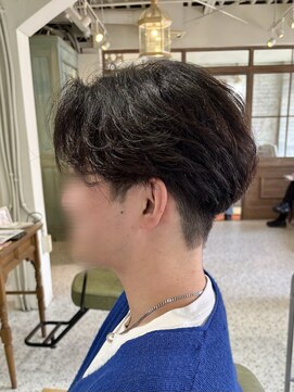 サンバイセライロ 千葉(SAN. by celilo) 刈り上げセンターパート/ニュアンスパーマ/毛流れヘア/関祐翔
