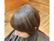 ヘア フロリク(Hair Frolic)の雰囲気（脱白髪染め、白髪ぼかしハイライト、白髪を活かしたカラー特化）