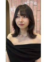 ソレイユトウキョウシブヤ(SOLEIL TOKYO shibuya)&nbsp;ミディアムレイヤー韓国風くびれヘア黒髪外ハネヘア