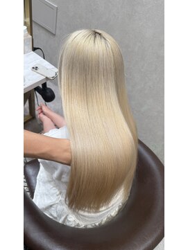 ロンド レア 天神大名店(Lond Le’a) イヤリングカラー/外ハネボブ /縮毛矯正/レイヤーボブ/艶髪