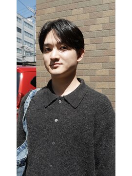 ブラウン(BROUN) 扱いやすいナチュラルセンターパート