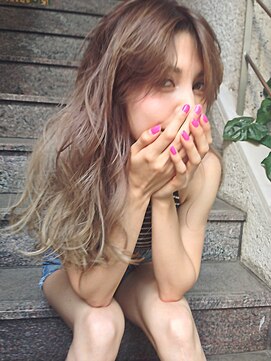 ソルトウォーター(SALT WATER) 外国人風パールベージュグラデーションカラー.