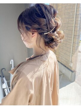 フィオーレ ヘアデザイン(FIORE hair design) ゆるシニヨン/お洒落/ルーズヘア