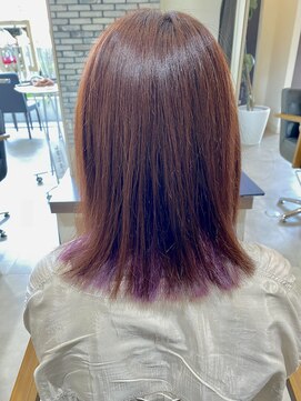 ユニ(Uni.) 切りっぱなしロブ×インナーカラー