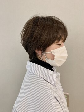 ウノプリール 西梅田ハービスプラザ店(uno pulir) 襟足ピタッと大人ショート【新里】