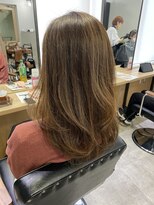 セム(sem) ふんわりレイヤー×白髪ぼかしハイライト