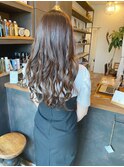 ツヤ感あふれるパールベージュ