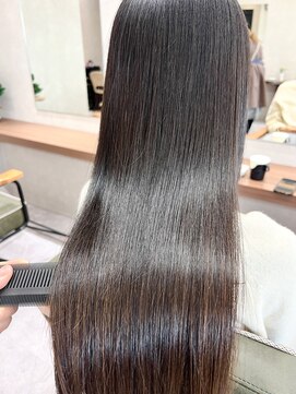 アンスリウム 吹田(Anthurium) ミディアムレイヤー/大人可愛い/髪質改善/シースルーバング