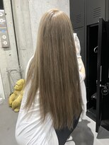 アリイ(ali'i)&nbsp;【ali'i】ハイトーン×ミルクティーカラー