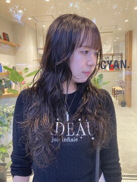 シアン 矢場町店(CYAN.) 大きめカールのロングウェーブパーマ