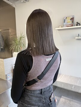 ステン(sten) ダークグレージュ切りっぱなしボブ