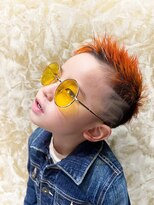 デザイニングヘアードゥ(designing hair Deux)&nbsp;キッズ刈り上げショートオレンジカラー　【キッズカットカラー】