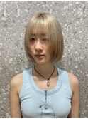 ヘーゼルベージュケアブリーチくびれミディアムレイヤーミニボブ