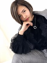 エジンバラ(ejinbara) 白髪ぼかしハイライトショートボブ
