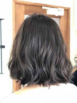 サイン ヘア イノベーション(sign HAIR INNOVATION) グレーアッシュ×ワンレンボブ