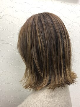 モイヘアーデザイン(moi hair design) 外ハネ切りっぱなしボブ