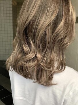 グロウ 上野御徒町(grow) エアリーミディ/ホワイトアッシュ/小顔/ボブルフ[上野/御徒町］