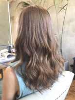 マハナ(Mahana by hair)&nbsp;20代30代40代ロングレイヤー大人ロングレイヤースタイルベージュ