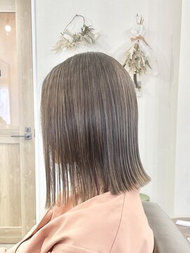 ホンネ(honne.) ハイライト×グレージュカラー