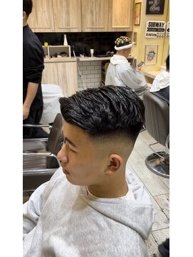 グルーマーズトウキョウ(GROOMER/S TOKYO) コテパーマサイドパートスタイル GROOMERSTOKYO 太田