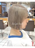 20代30代ストレートボブミルクティーベージュインナーカラー