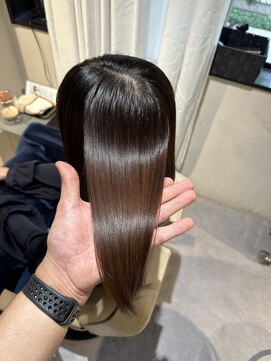 リラエ(Lyrae) 縮毛矯正/髪質改善/美髪カラー/トリートメント【大阪/西梅田】