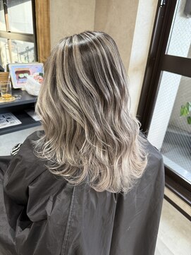 サニー 渋谷(SUNNY) バレイヤージュ、ハイライト、レイヤーロング、グレーベージュ