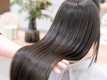 【髪質改善】内側から満たされる本質的な美しさ。日常を忘れ、未来の髪を育む至福のエイジングケアエステ