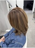 元町レイヤーカット顔周りダブルカラー白髪ぼかしハイライト