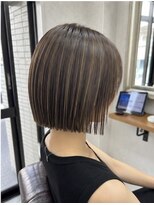 リアン(Lien) ラインが綺麗な切りっぱなしボブに自然なハイライトがお洒落♪