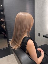 ソラヘアー(SORA hair)&nbsp;艶感ミルクティーベージュ×くびれミディ