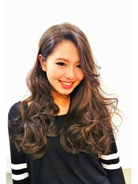 ルプティール(le petieur) かき上げウェーブロング