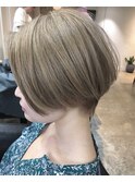 グレーベージュの前下がりボブ【soi下北沢】