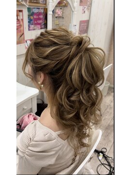 ルナクレセント (Luna crescent) 長さ出し、ボリューミーポニーテール