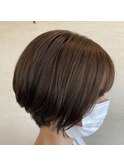 ショートボブ×カーキグレージュ