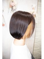 オラ ボーテ(Aura Beaute)&nbsp;10代20代30代イヤリングカラー ベージュ系 ショートボブ