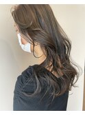 レイヤーカット×オリーブブラウン
