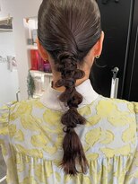 レガーミ(Legami)&nbsp;編みおろしスタイル ヘアセット ロングヘア ローポニーテール