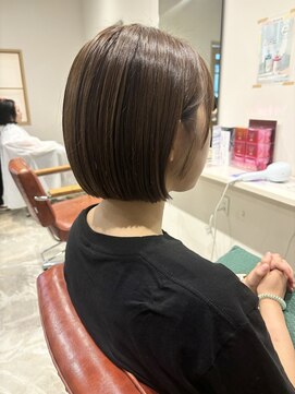 モイ(moi) シンプルミニボブ