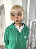 ホワイトブロンドハイトーンボブ