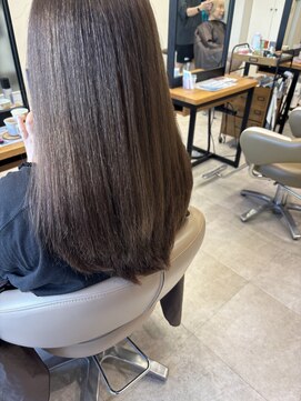 アローム(alom) ホワイトグレージュ/デジタルパーマ/チェリーブラウン/茅ヶ崎