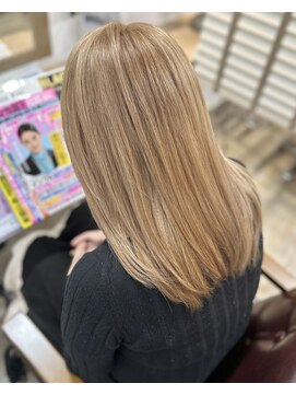 ラウラアンドロー(LAURA&RO) ダブルカラー/ケアブリーチ/インナーカラー/ベージュ【塚口】