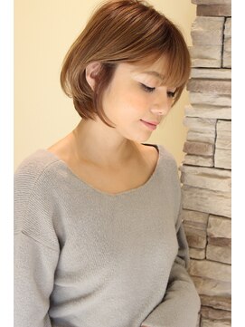 レウナ 外苑前(Reuna) ３０代４０代に人気耳かけひし形ボブ