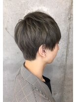 横顔が素敵に決まるグレージュマッシュコンマヘア[表参道/青山］